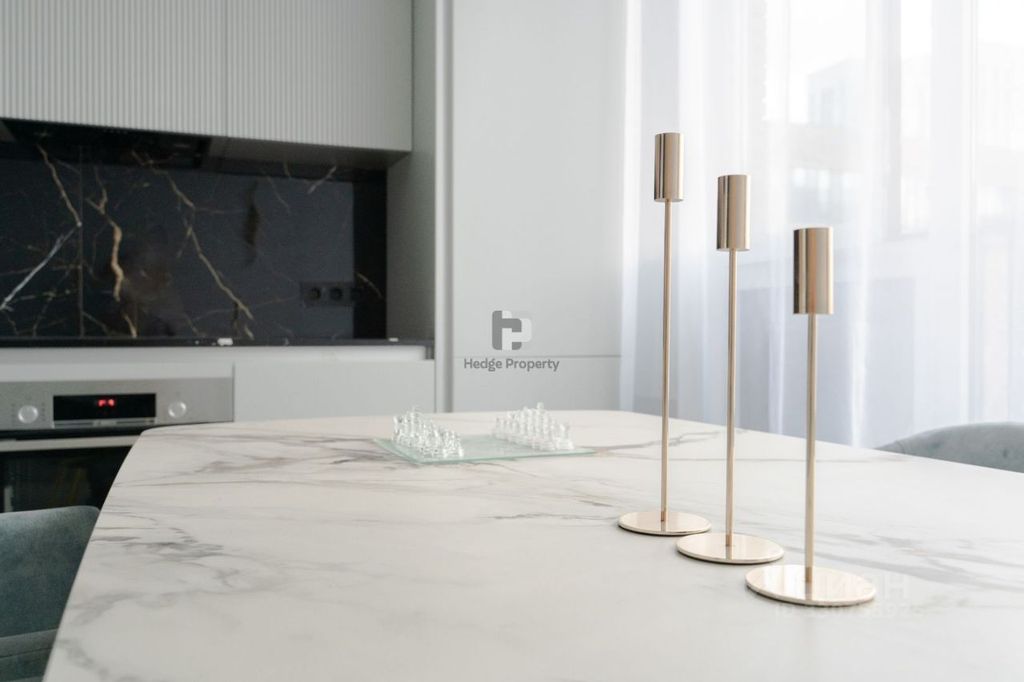 m. ZIL: Apartment, 2-rooms