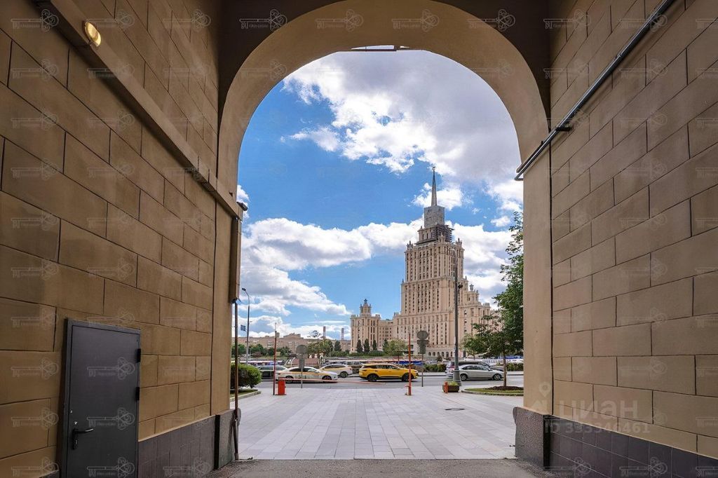 m. Krasnopresnenskaya: Apartment, 3-rooms