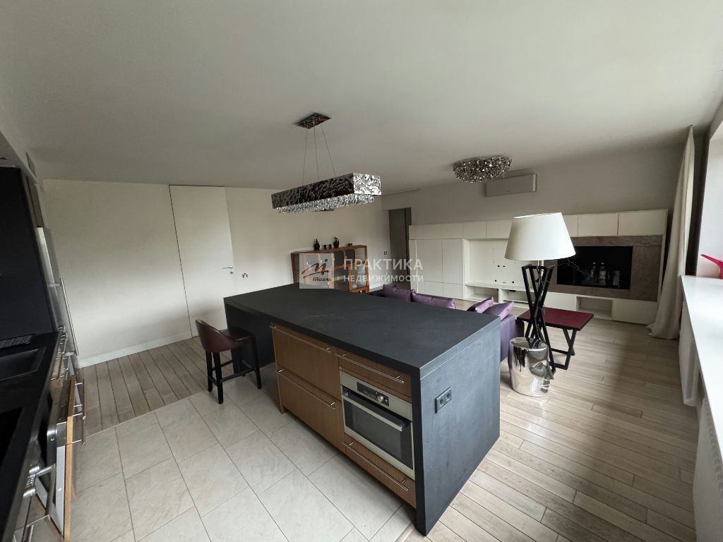 m. Ulitsa 1905 goda: Apartment, 3-rooms