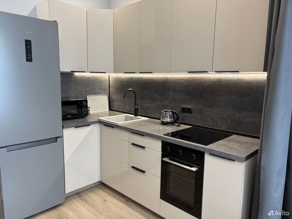 m. Verkhnie Kotly: Apartment, studio