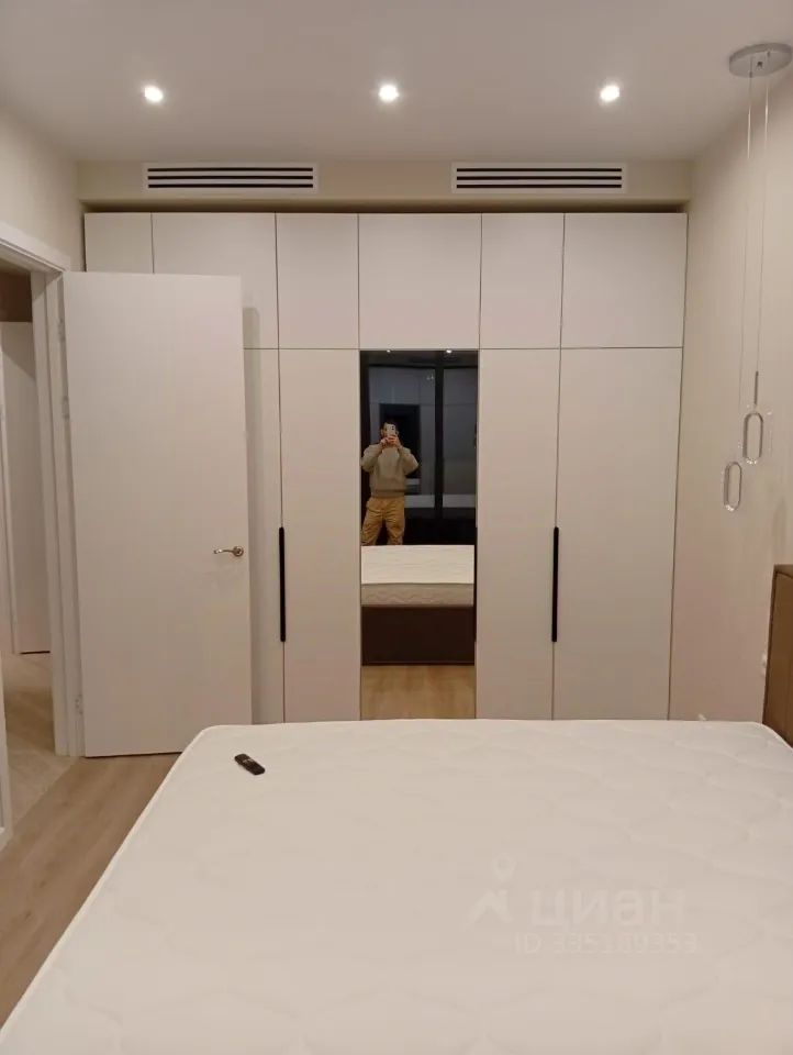 m. Dubrovka: Apartment, 2-rooms