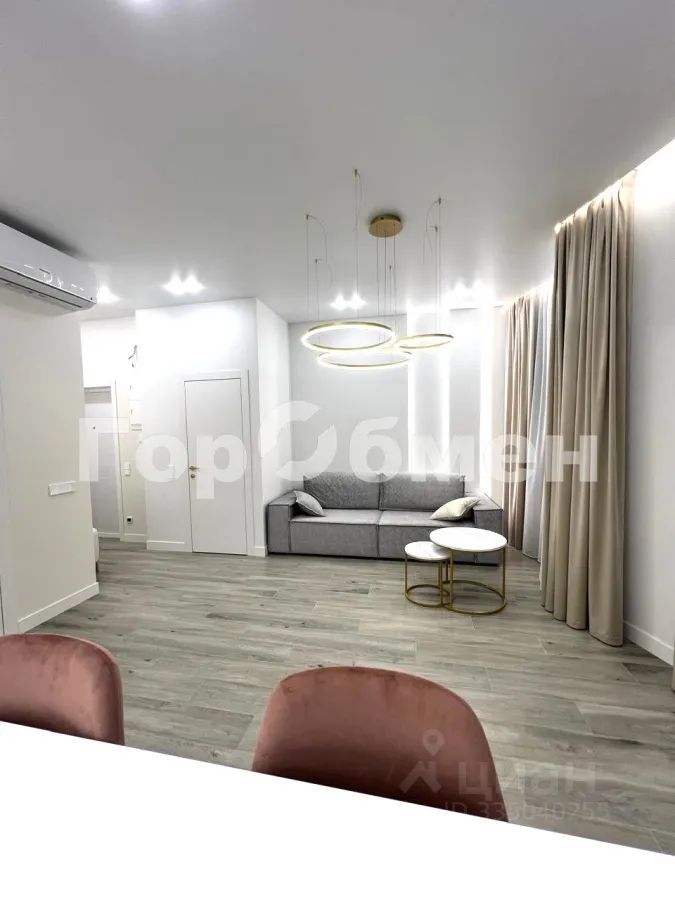 m. ZIL: Apartment, 2-rooms
