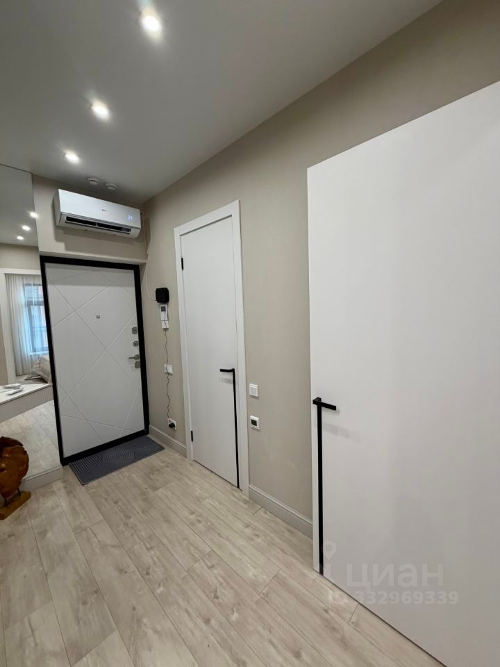 m. ZIL: Apartment, 1-rooms