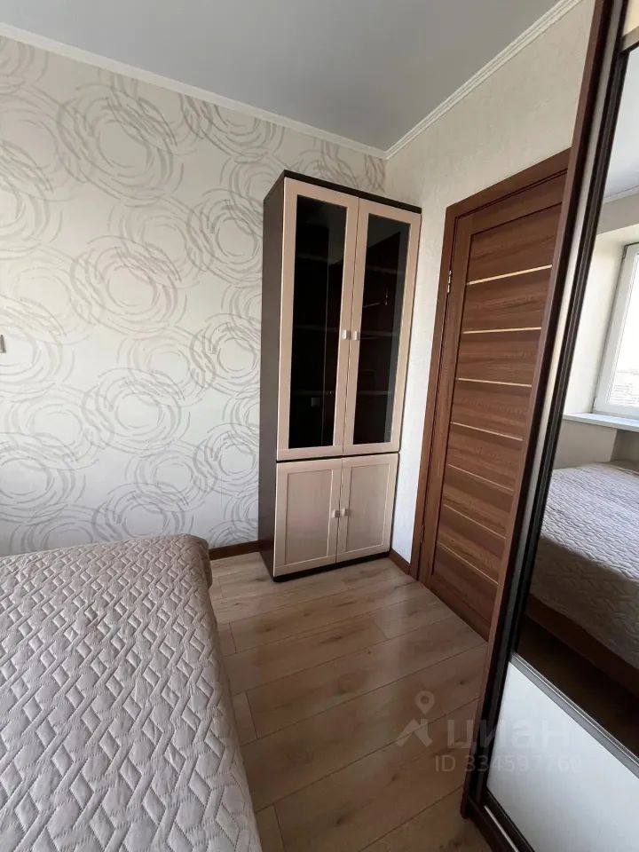 m. Lukhmanovskaya: Apartment, 2-rooms