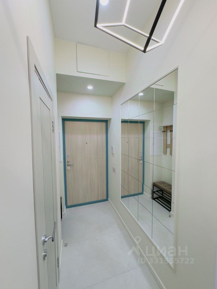 m. ZIL: Apartment, 2-rooms