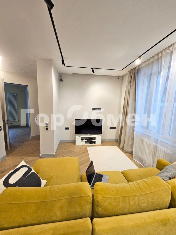 m. Oktyabrskoe pole: Apartment, 2-rooms