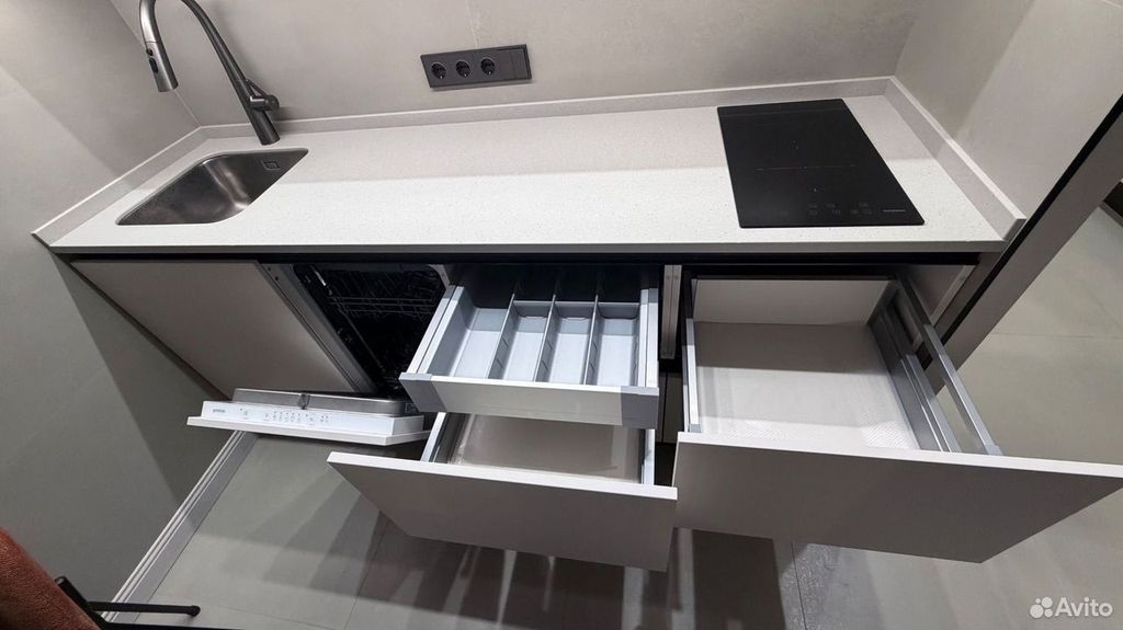 m. ZIL: Apartment, 2-rooms