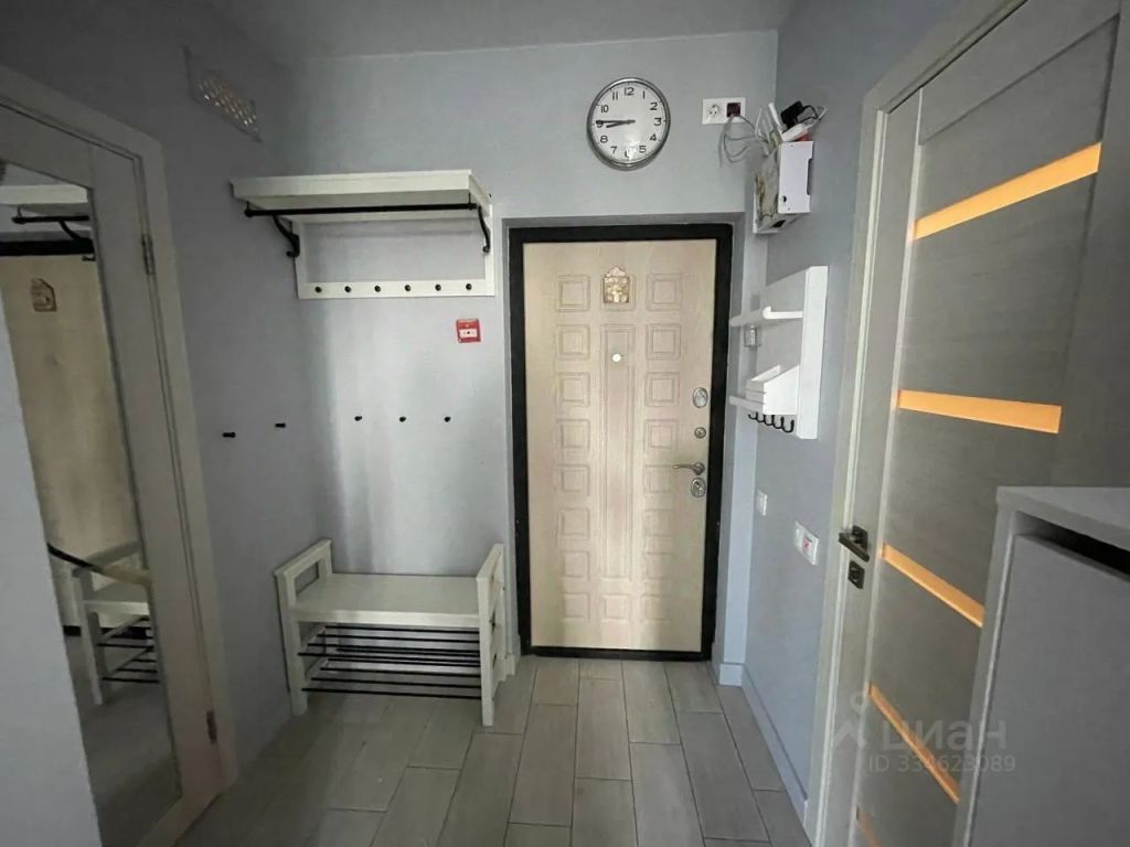 m. Lukhmanovskaya: Apartment, 1-rooms