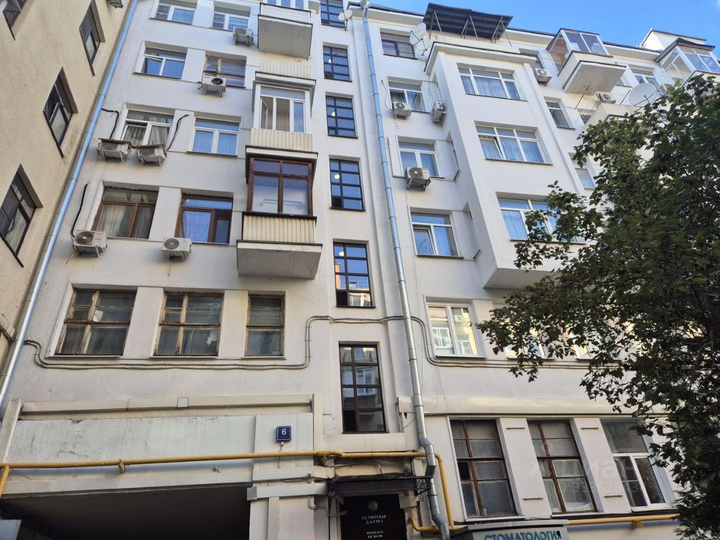 m. Teatralnaya: Apartment, 2-rooms