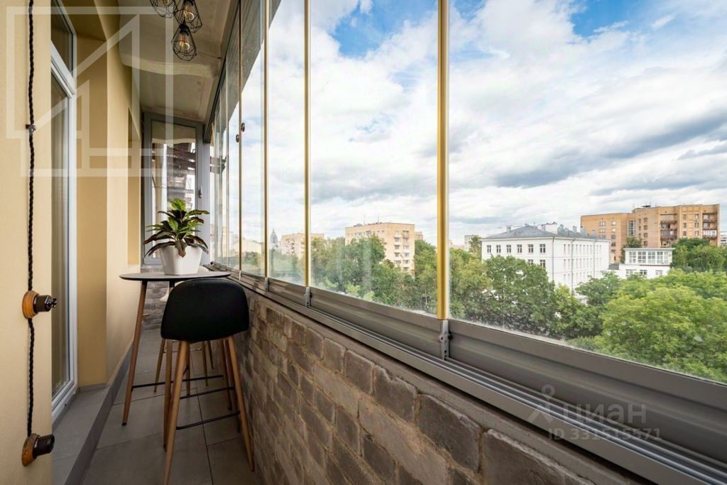 m. Barrikadnaya: Apartment, 2-rooms