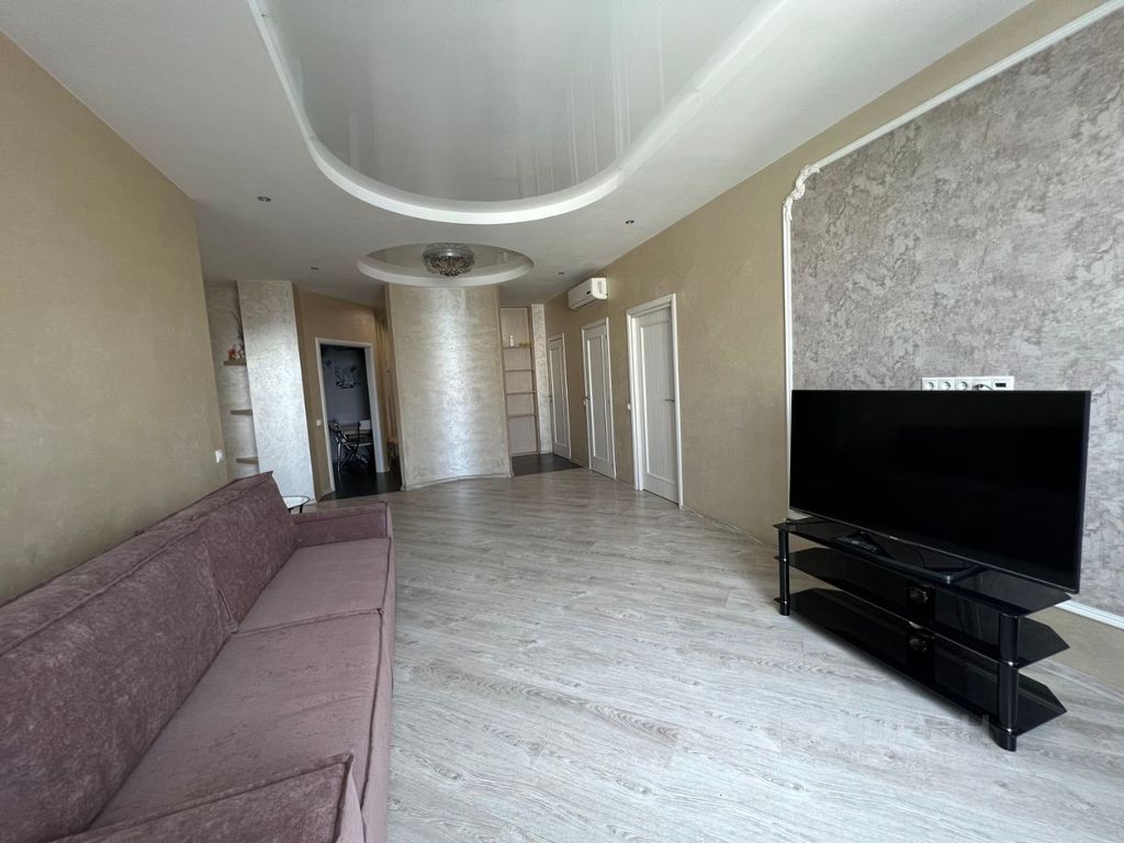 m. Krasnogorskaya: Apartment, 3-rooms