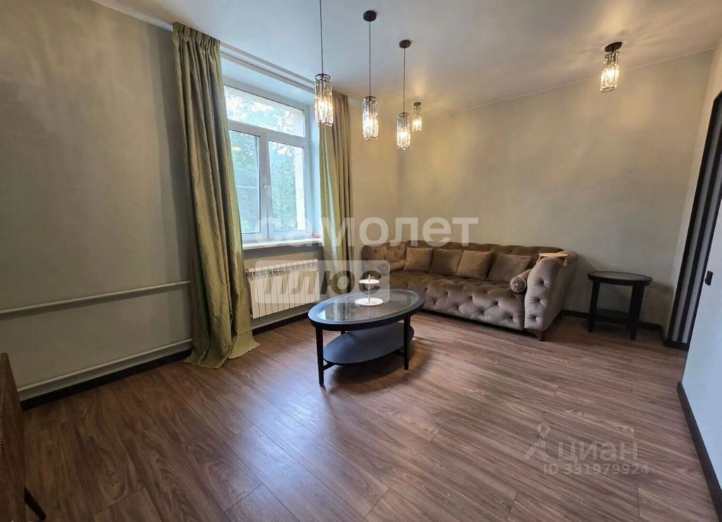 m. Serp i Molot: Apartment, 2-rooms