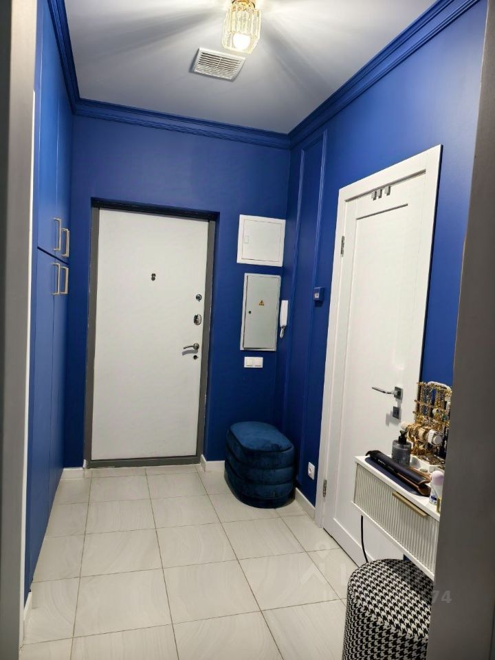 m. ZIL: Apartment, 1-rooms