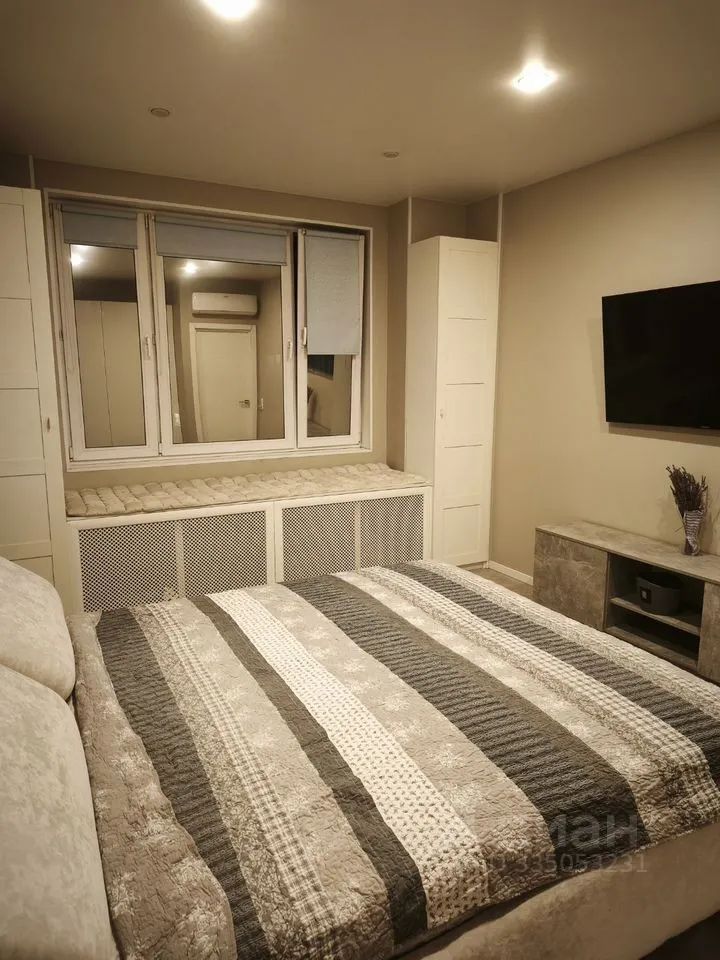 m. ZIL: Apartment, 1-rooms
