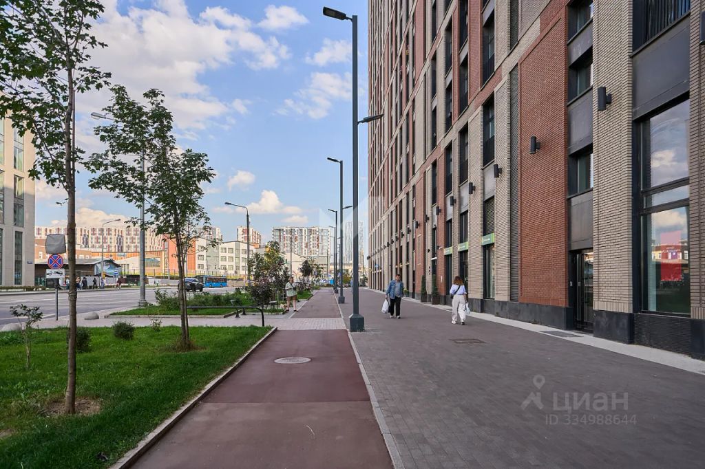 m. ZIL: Apartment, 2-rooms
