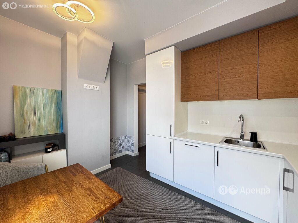m. ZIL: Apartment, 1-rooms