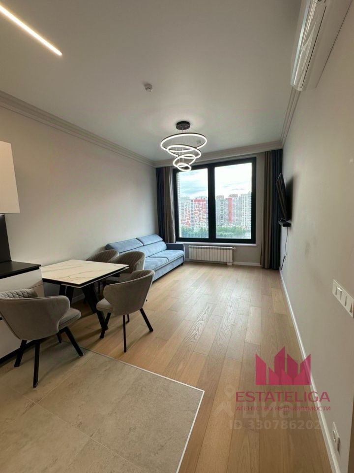 m. Aminyevskaya: Apartment, 3-rooms
