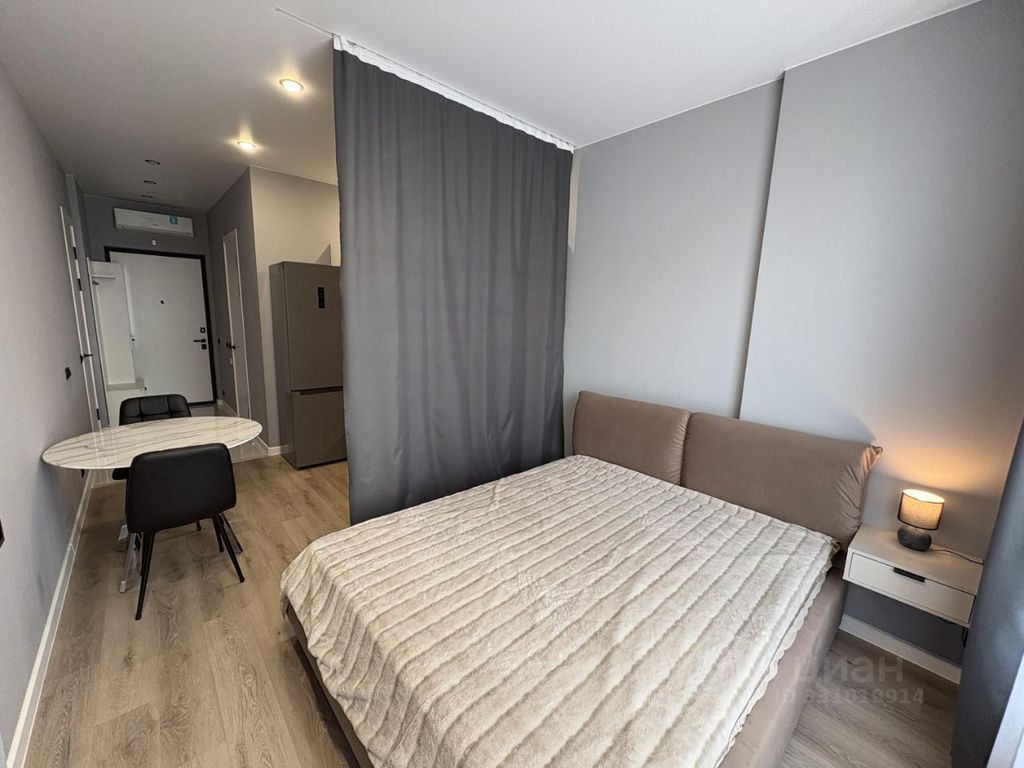 m. Verkhnie Kotly: Apartment, studio