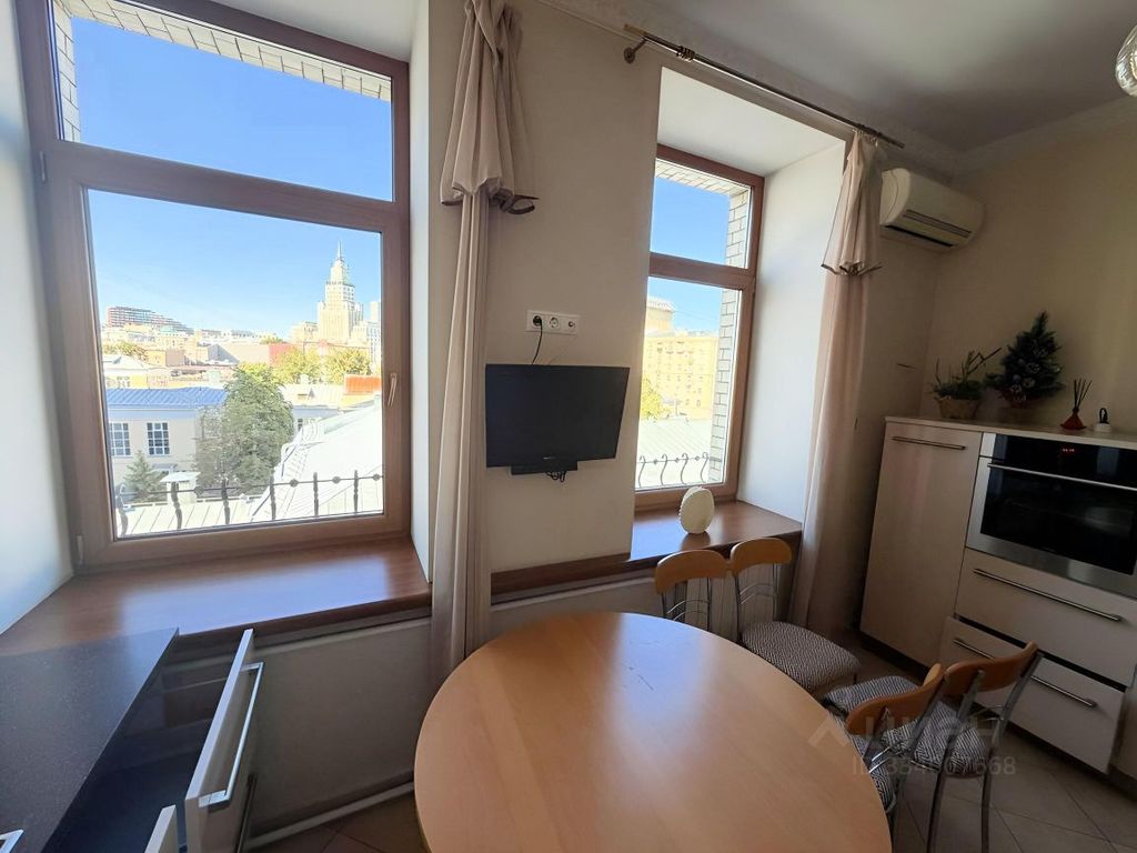 m. Krasnye vorota: Apartment, 2-rooms
