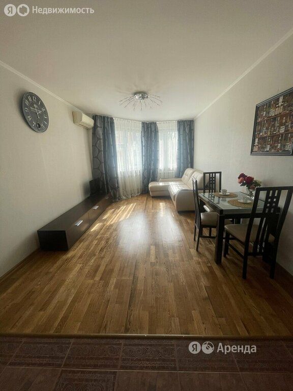 m. Verkhnie Kotly: Apartment, 2-rooms
