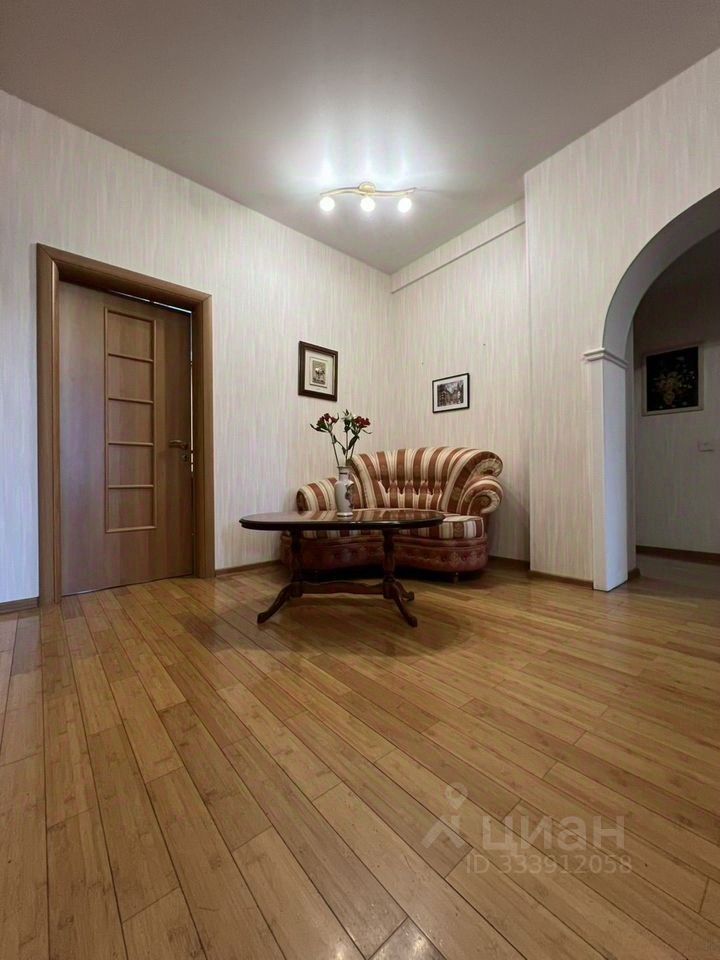 m. Ploschad Gagarina: Apartment, 2-rooms