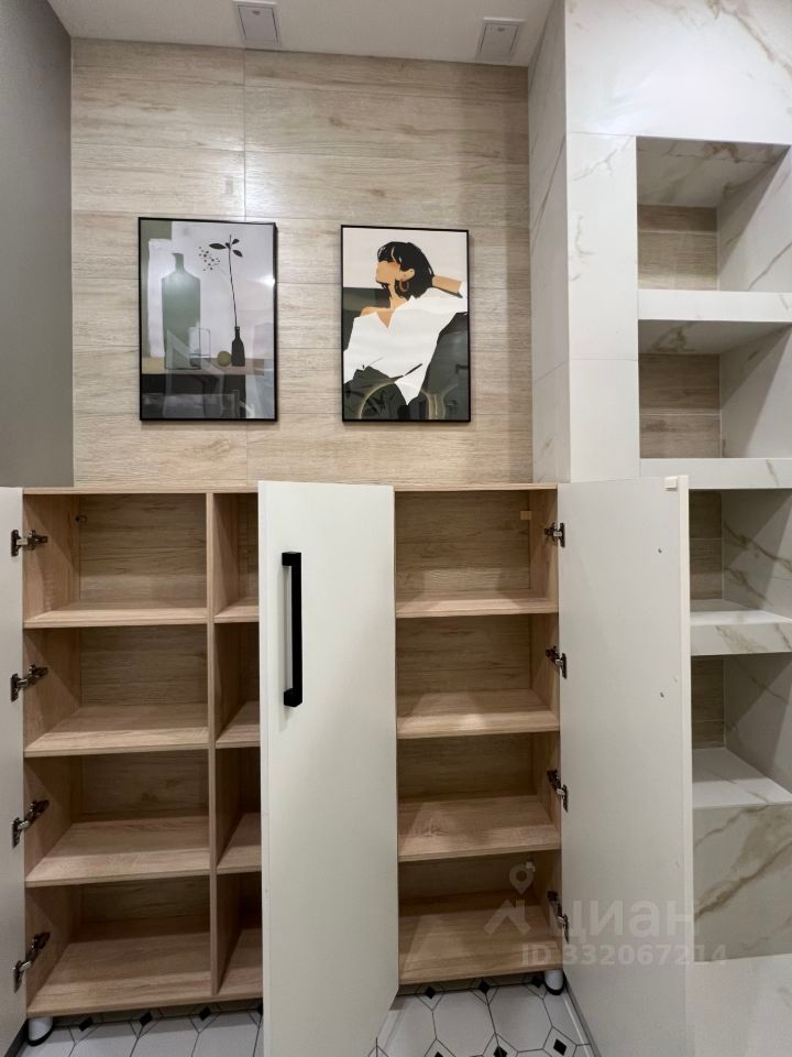 m. ZIL: Apartment, 2-rooms