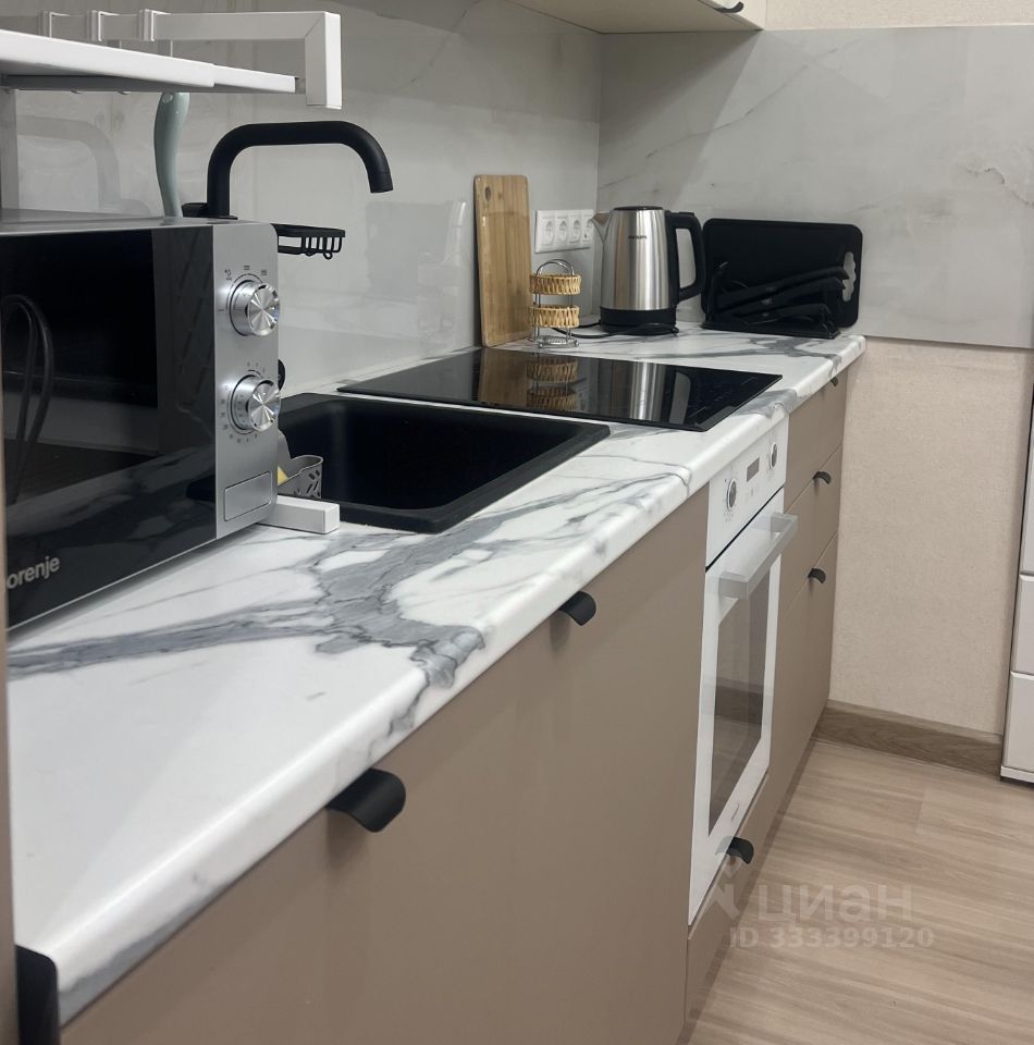 m. ZIL: Apartment, 2-rooms