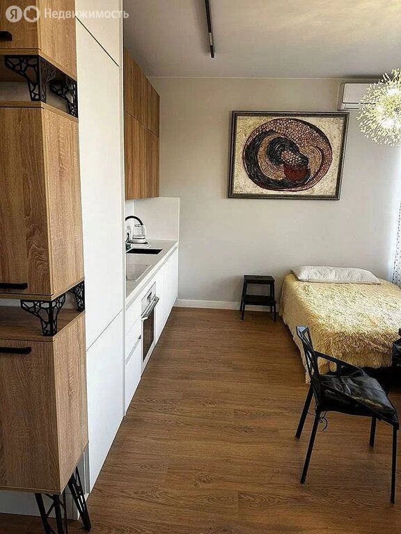 m. Verkhnie Kotly: Apartment, studio