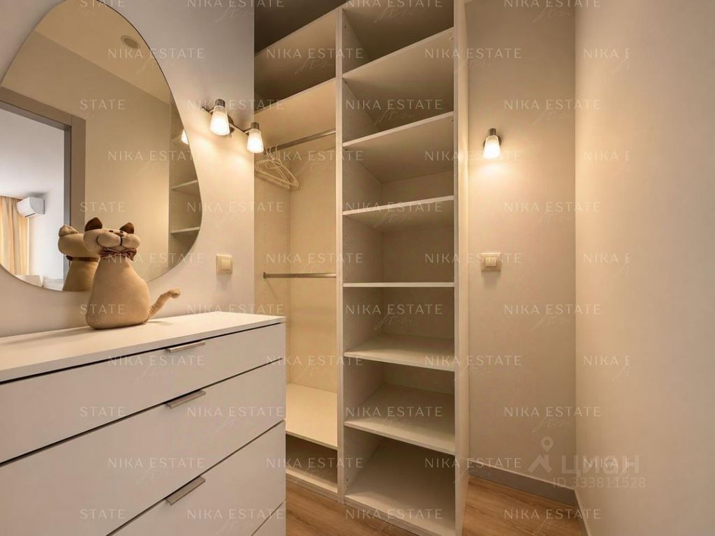 m. ZIL: Apartment, 2-rooms