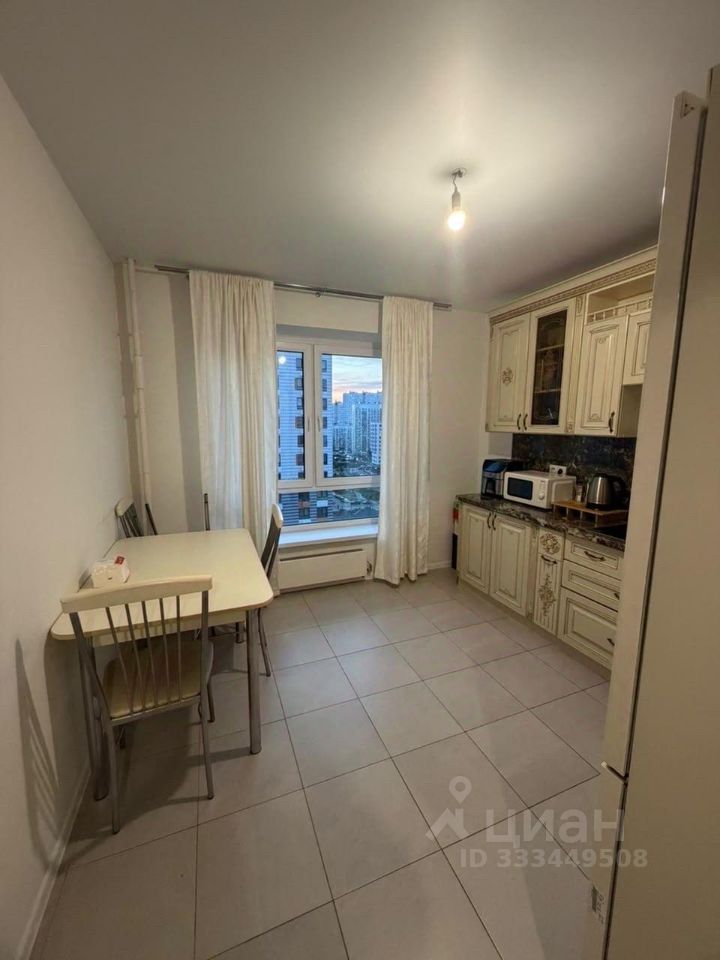 m. Lukhmanovskaya: Apartment, 2-rooms