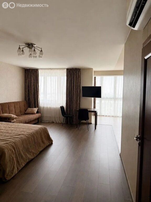 m. Ulitsa Akademika Yangelya: Apartment, studio