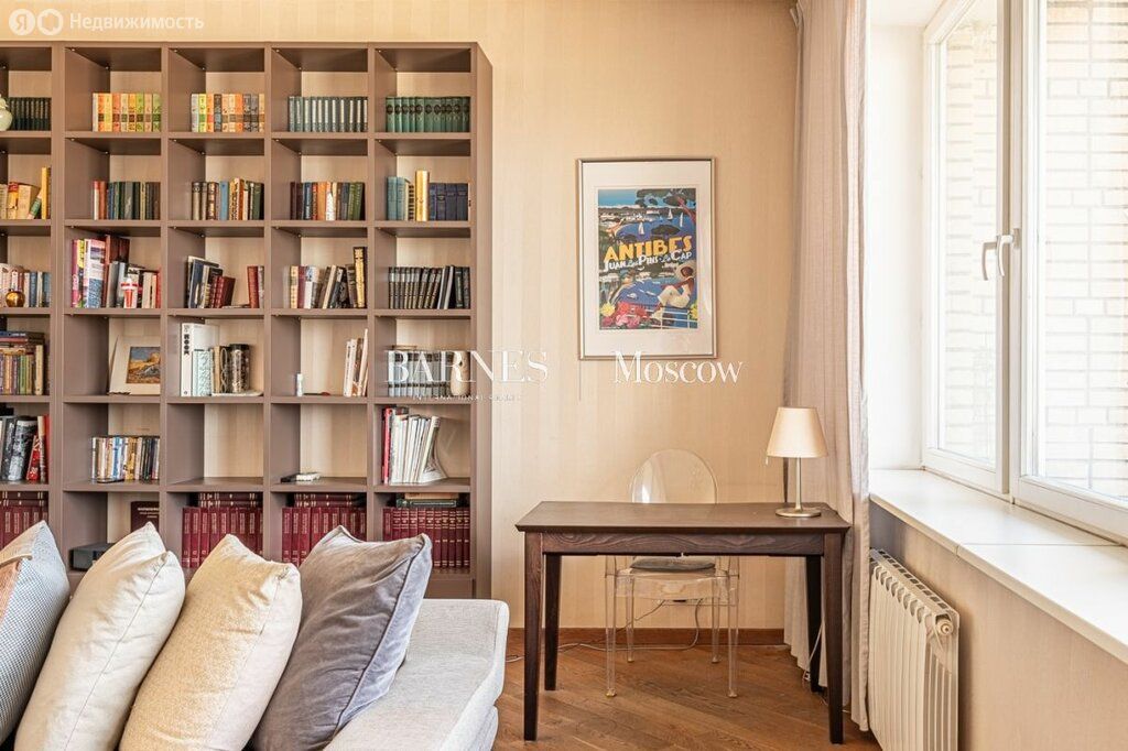 m. Krasnopresnenskaya: Apartment, 2-rooms