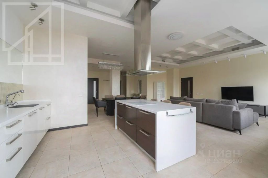 m. Smolenskaya: Apartment, 4-rooms