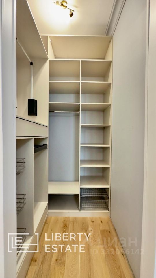 m. ZIL: Apartment, 3-rooms