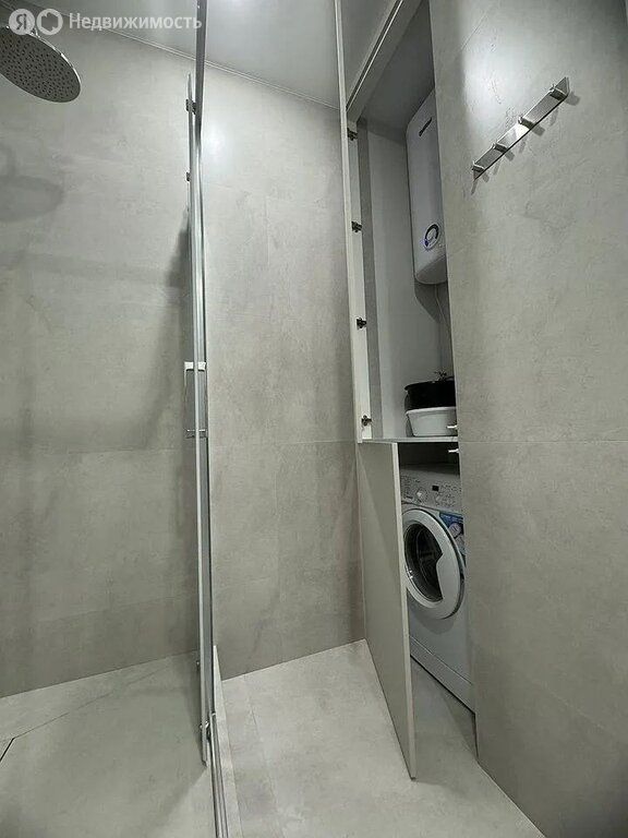m. ZIL: Apartment, 2-rooms