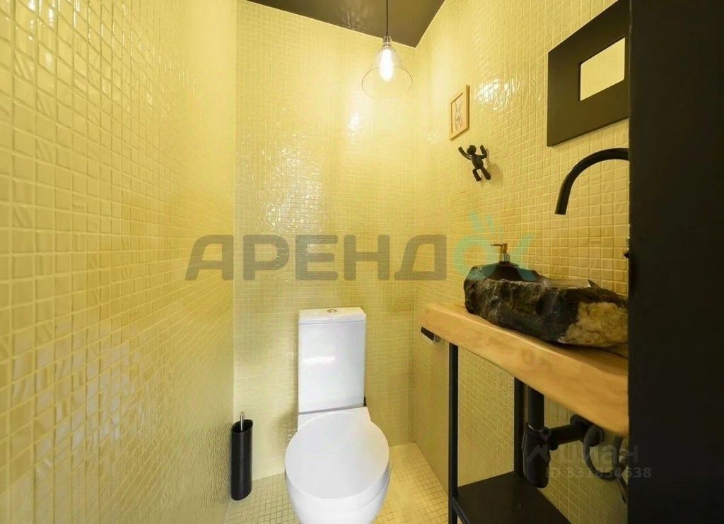 m. Kuznetsky most: Apartment, 3-rooms