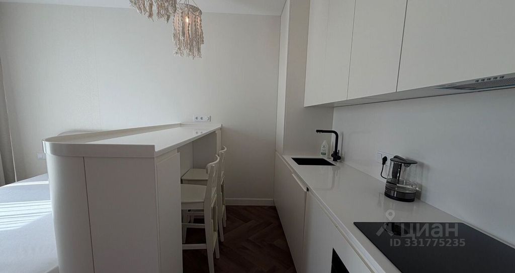 m. Maryina Roscha: Apartment, studio
