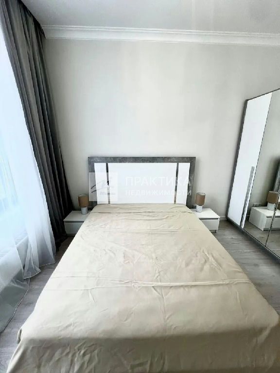 m. ZIL: Apartment, 2-rooms