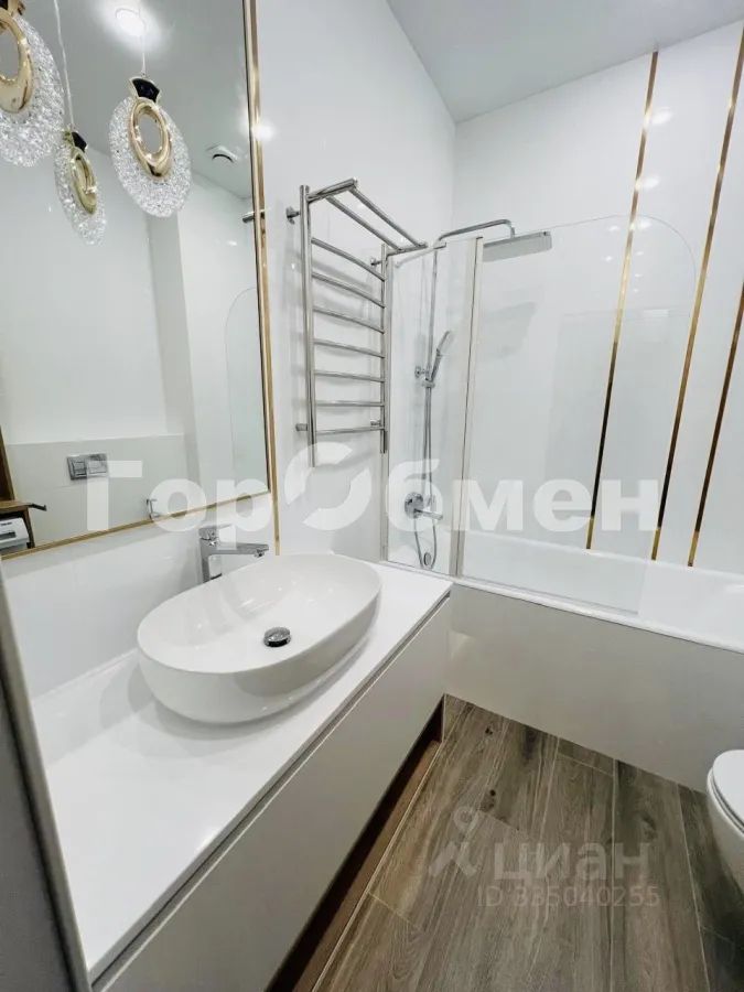 m. ZIL: Apartment, 2-rooms