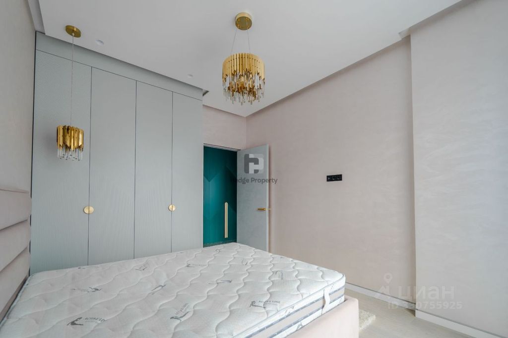 m. ZIL: Apartment, 2-rooms