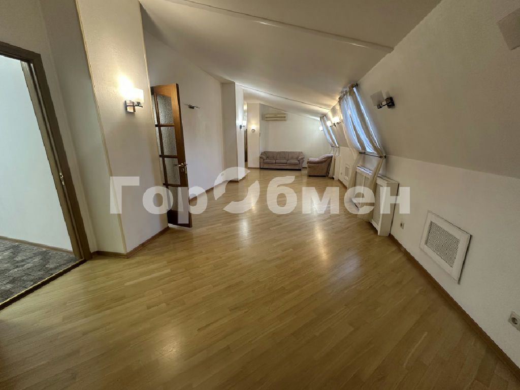 m. Barrikadnaya: Apartment, 3-rooms