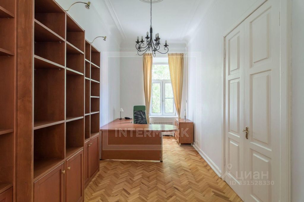 m. Kitay-gorod: Apartment, 4-rooms