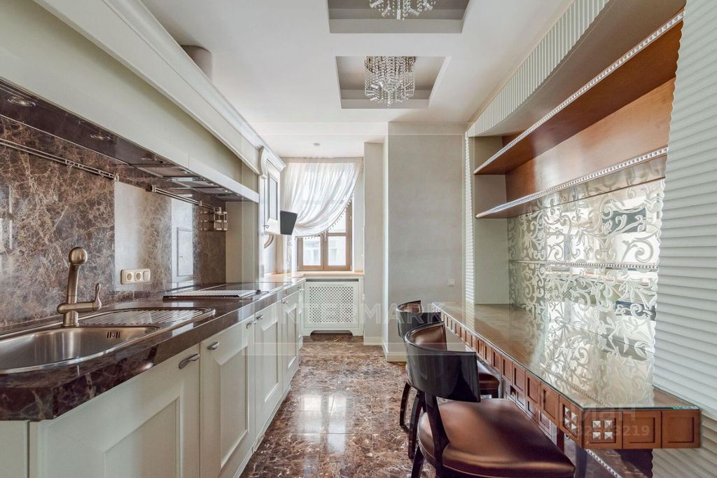 m. Dobryninskaya: Apartment, 4-rooms