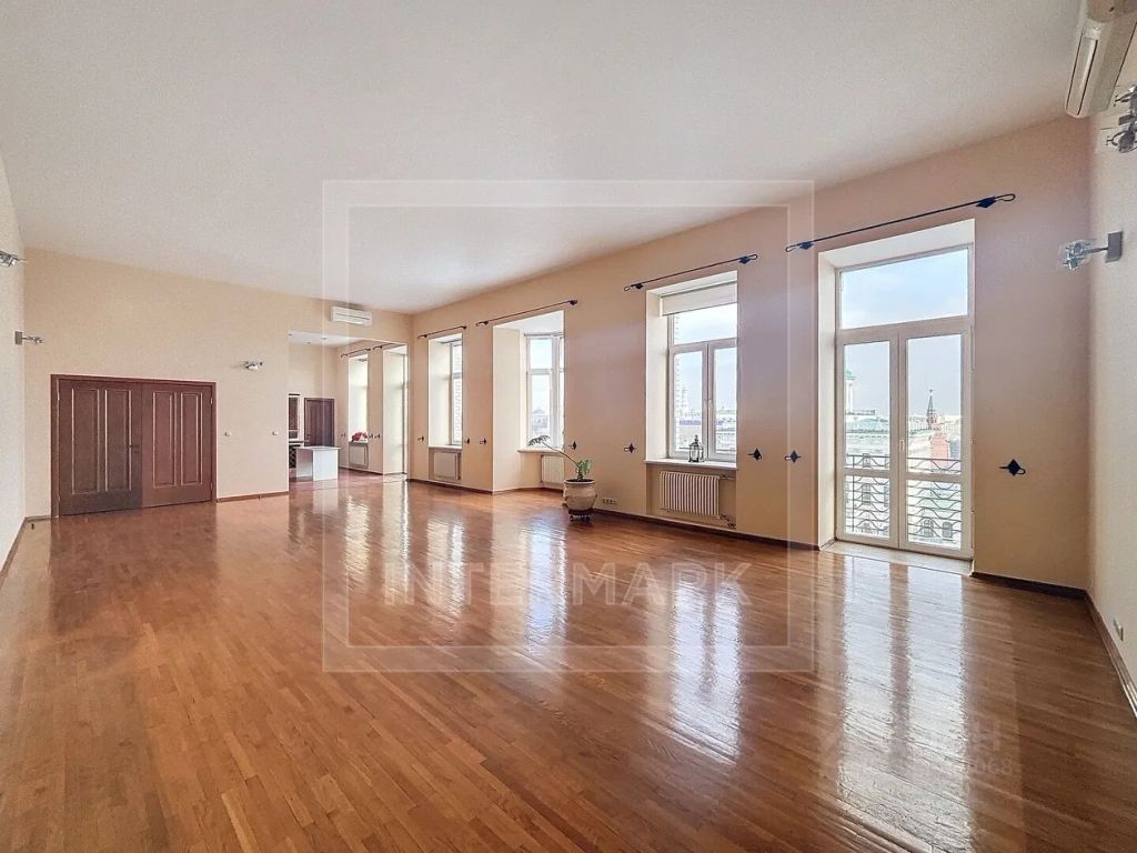 m. Borovitskaya: Apartment, 5-rooms