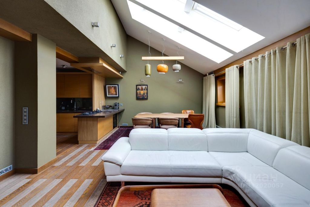 m. Barrikadnaya: Apartment, 3-rooms