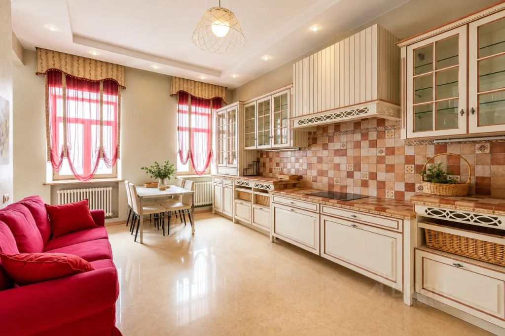 m. Tverskaya: Apartment, 4-rooms