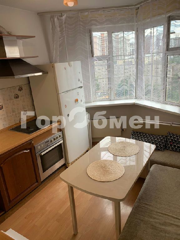 m. Bulvar Dmitriya Donskogo: Apartment, 2-rooms