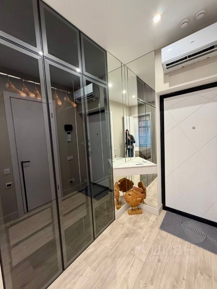 m. ZIL: Apartment, 1-rooms