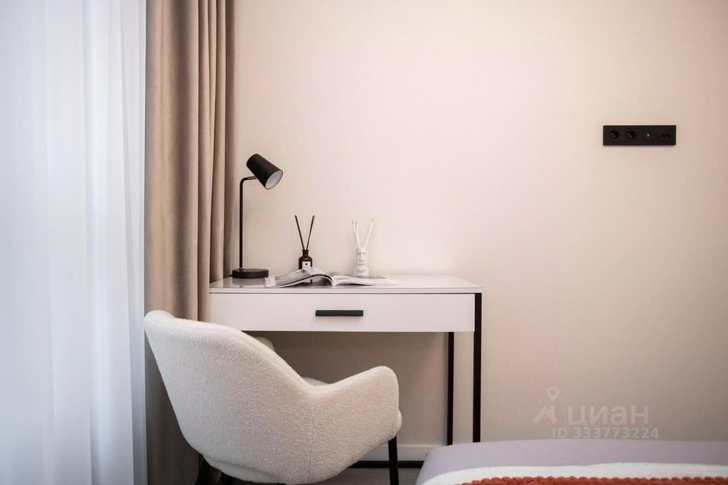 m. ZIL: Apartment, 2-rooms