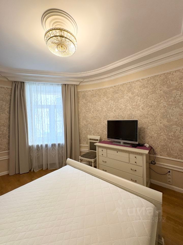 m. Ploschad Gagarina: Apartment, 2-rooms